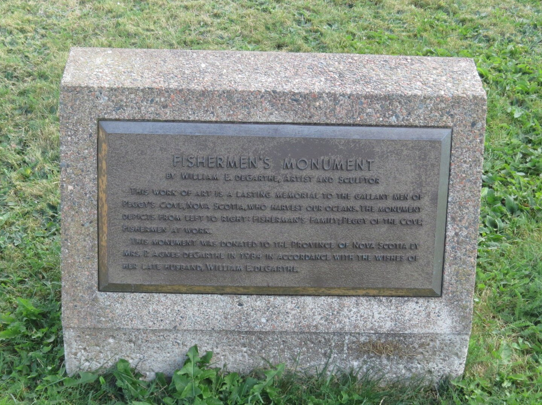 William E. deGarthe Memorial Monument-Peggy's Cove必去景点