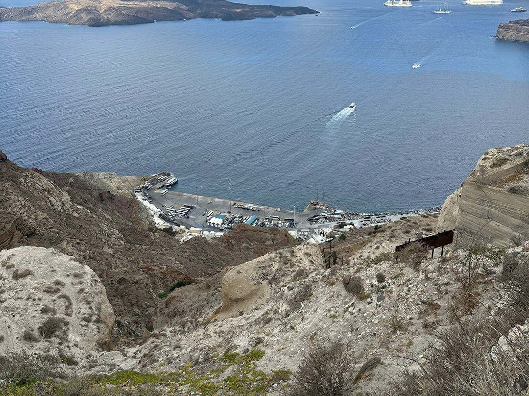 Fira Caldera Lookout景点图片