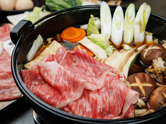 しゃぶしゃぶ すき焼き 食べ放題 和牛と豚 本町店