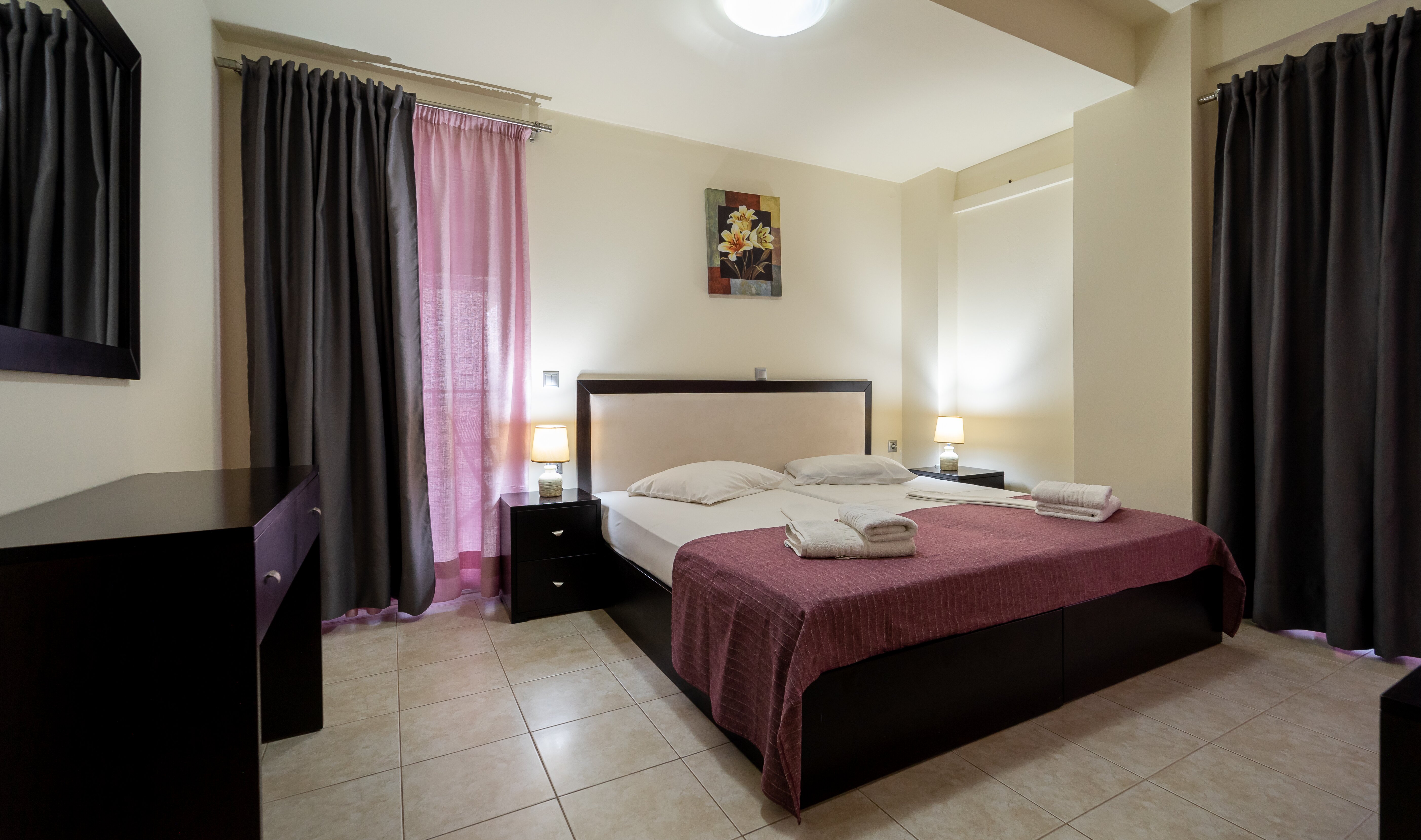 金玫瑰套房酒店-客卧