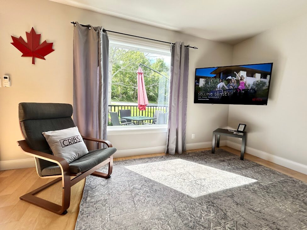 Cribs On The Hill主图