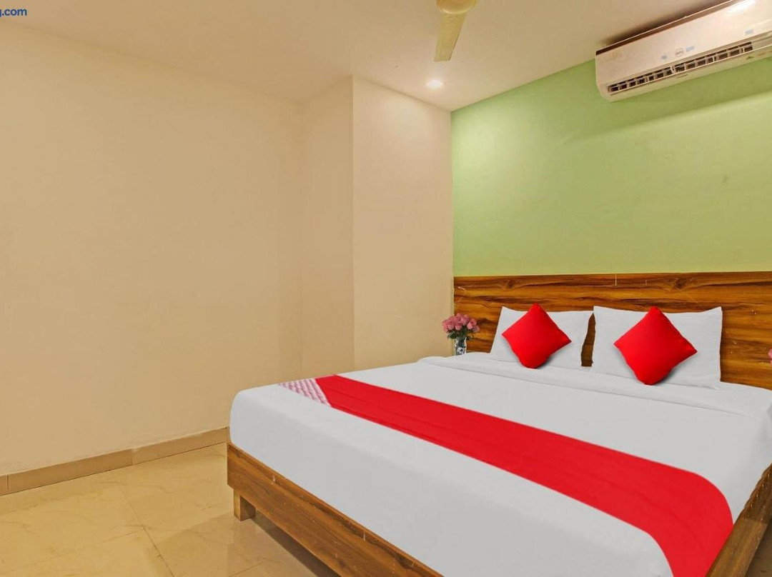 Hotel O R Square