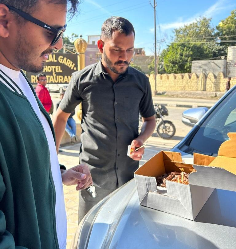 Rajwada Taxi Udaipur-乌代布尔必去景点