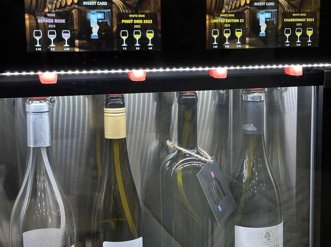 Pressphoto Club - Wine Bar And Gallery景点图片