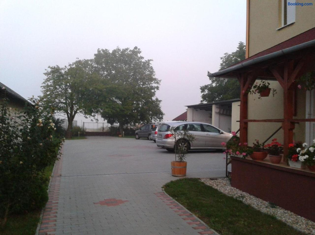 Globus Guesthouse, Vendégház
