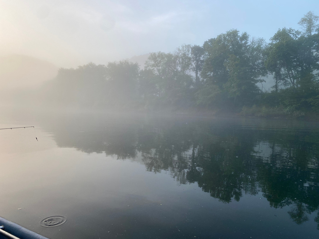 Ryan's White River Guide Service-尤里卡斯普林斯必去景点