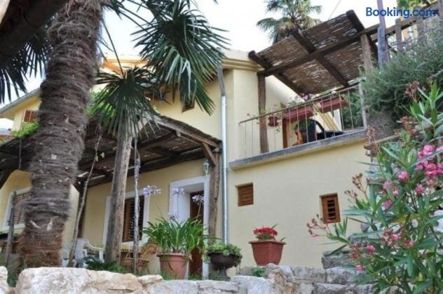 Apartments Vinetilia