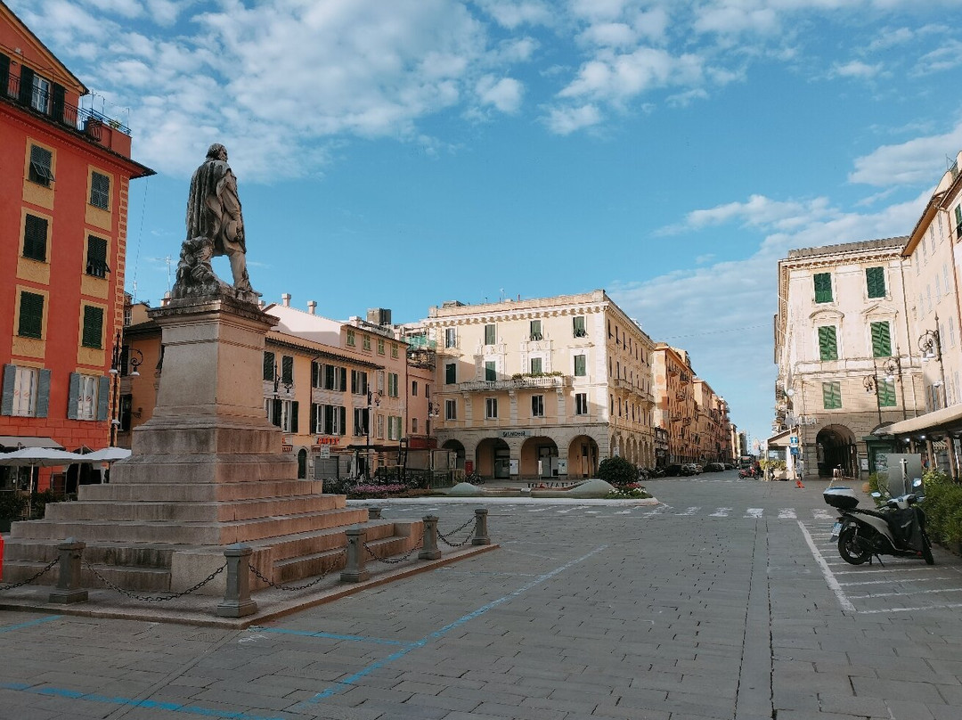 Monumento A Giuseppe Garibaldi-基亚瓦里必去景点