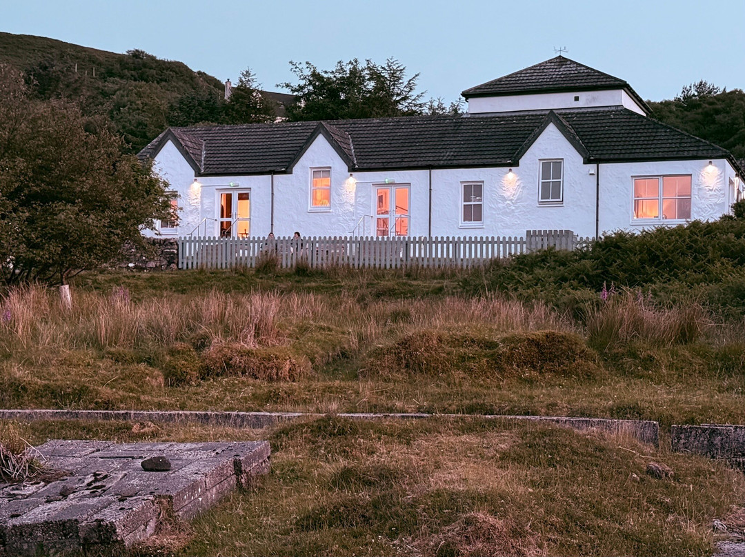 The Three Chimneys House Over-By主图