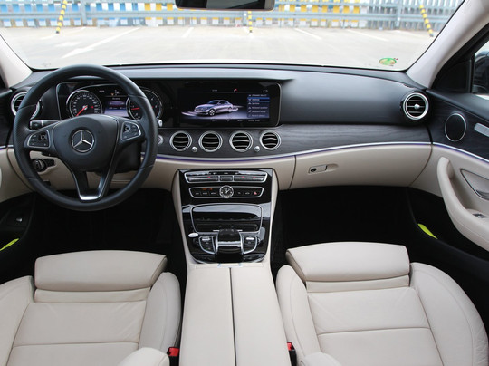 247365EU - Martin's Central European Limousines-布拉格必去景点