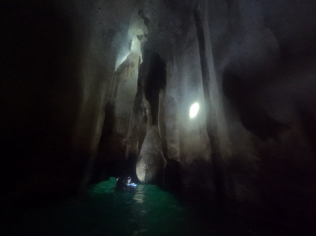 Sawa-I-Lau Caves-亚萨瓦群岛必去景点