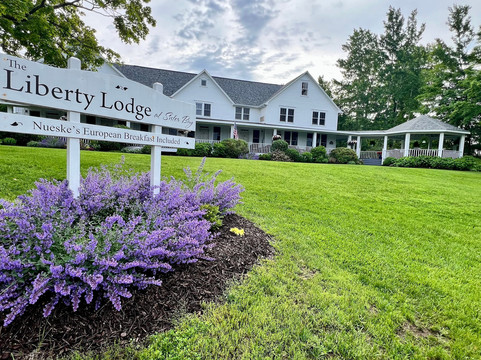 Liberty Lodge At Sister Bay主图