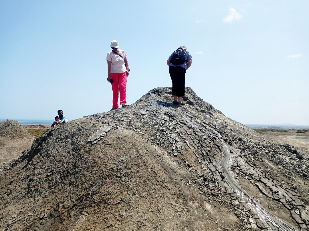 Mud Volcanoes-巴库必去景点