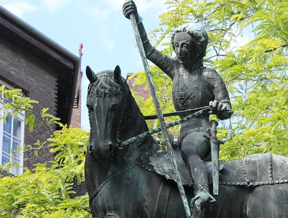 Statue of St George and the Dragon-塞格德必去景点