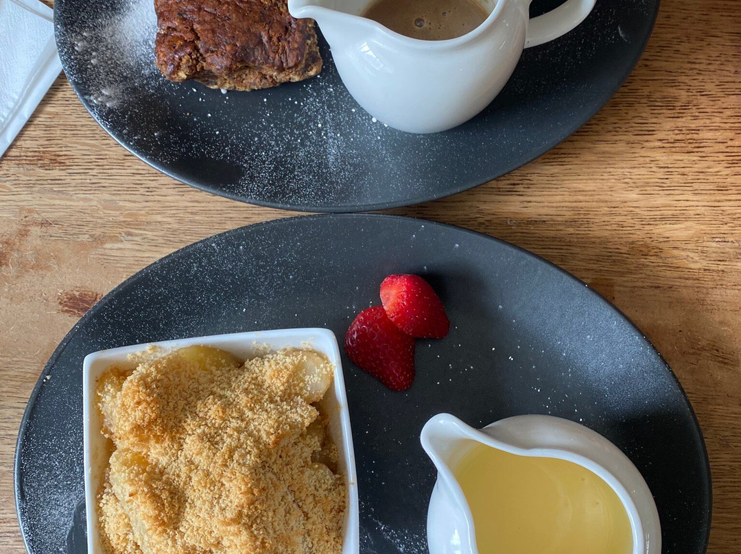 Ralegh's Cross Inn主图