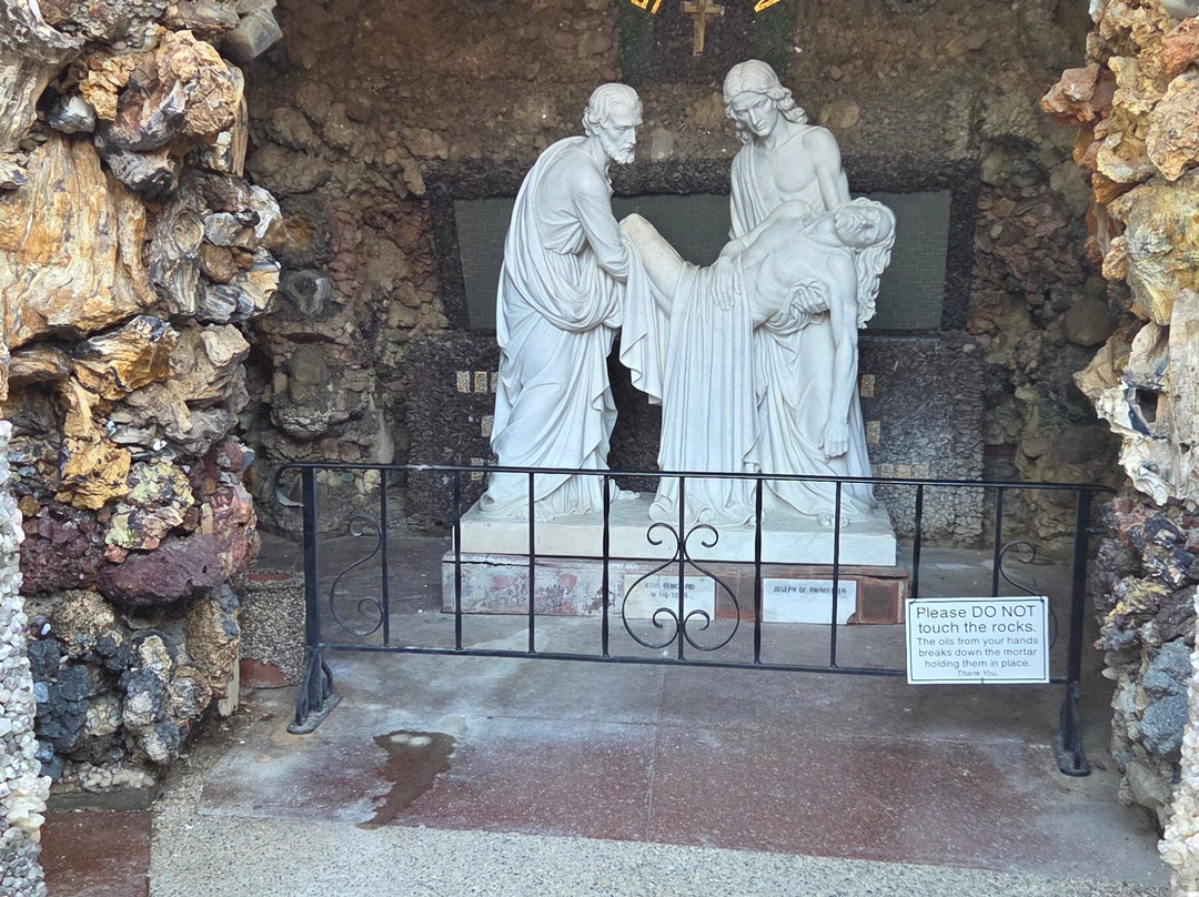Grotto of the Redemption-West Bend必去景点