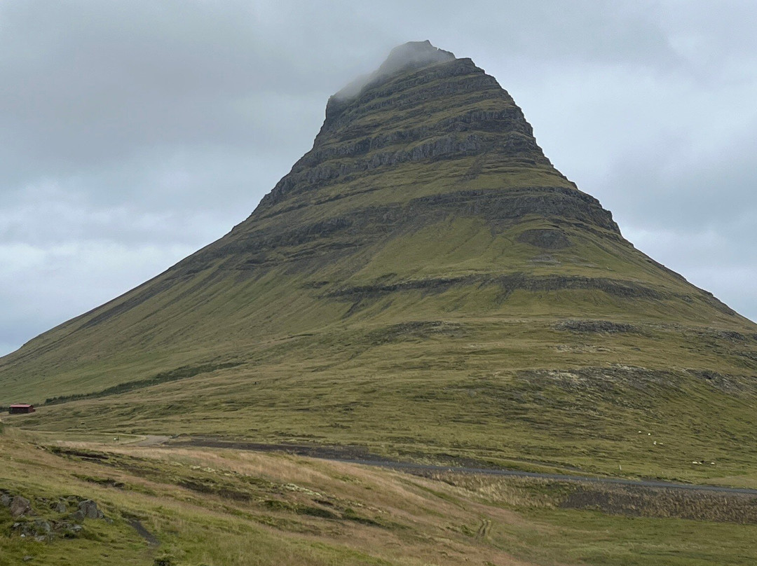 Kirkjufellsfoss-格伦达菲厄泽必去景点