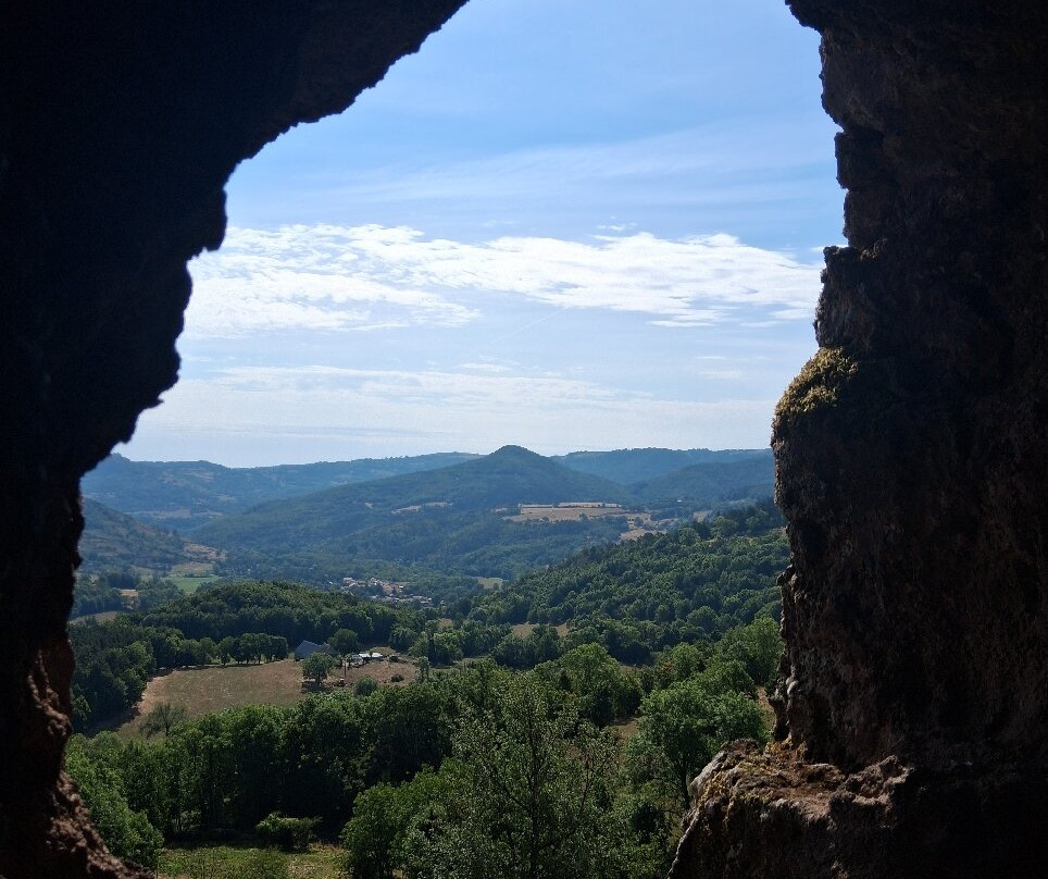 Site Troglodyte de Jonas - Forteresse médiévale et chapelle romane-Saint-Pierre-Colamine必去景点