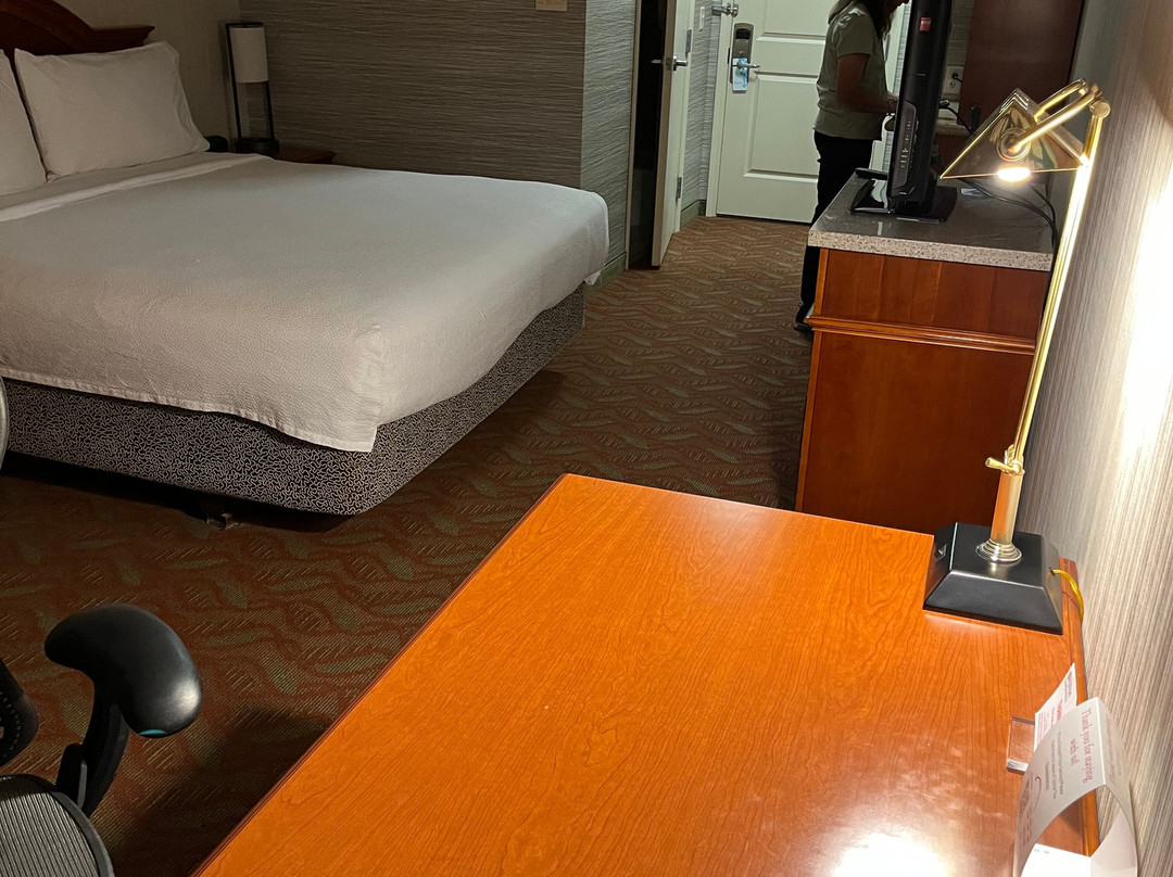 三城/肯纳威克希尔顿花园酒店主图