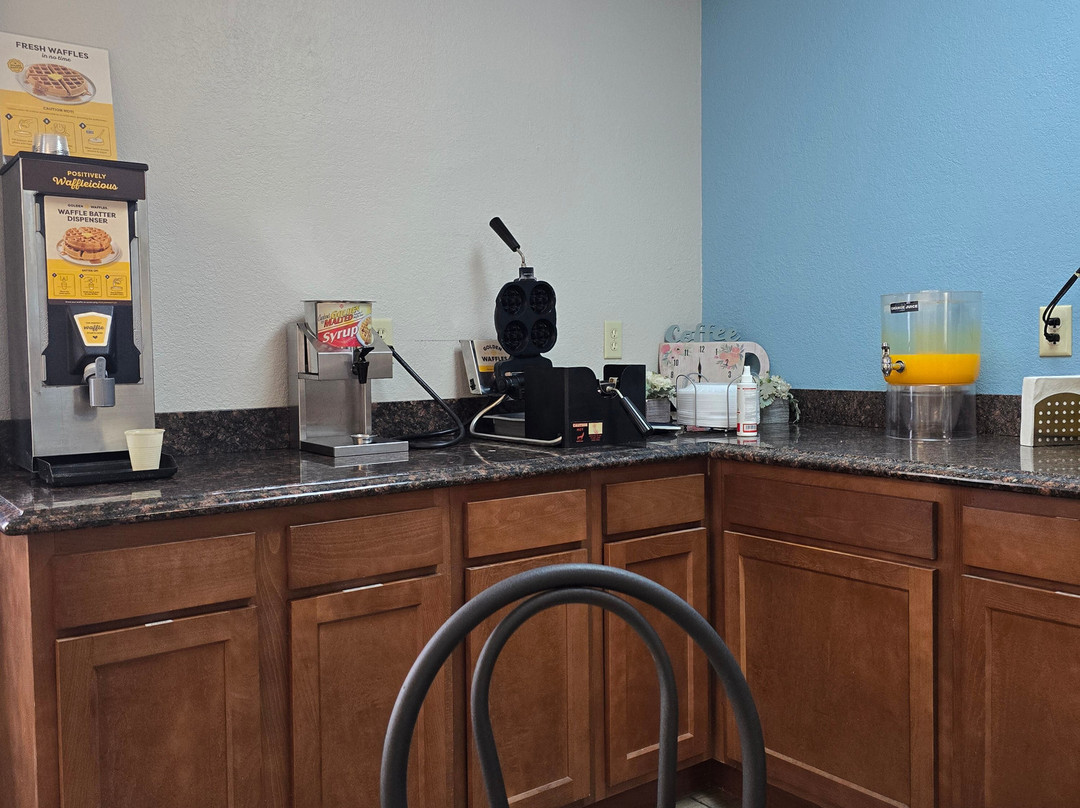 Days Inn by Wyndham West Branch Iowa City Area主图