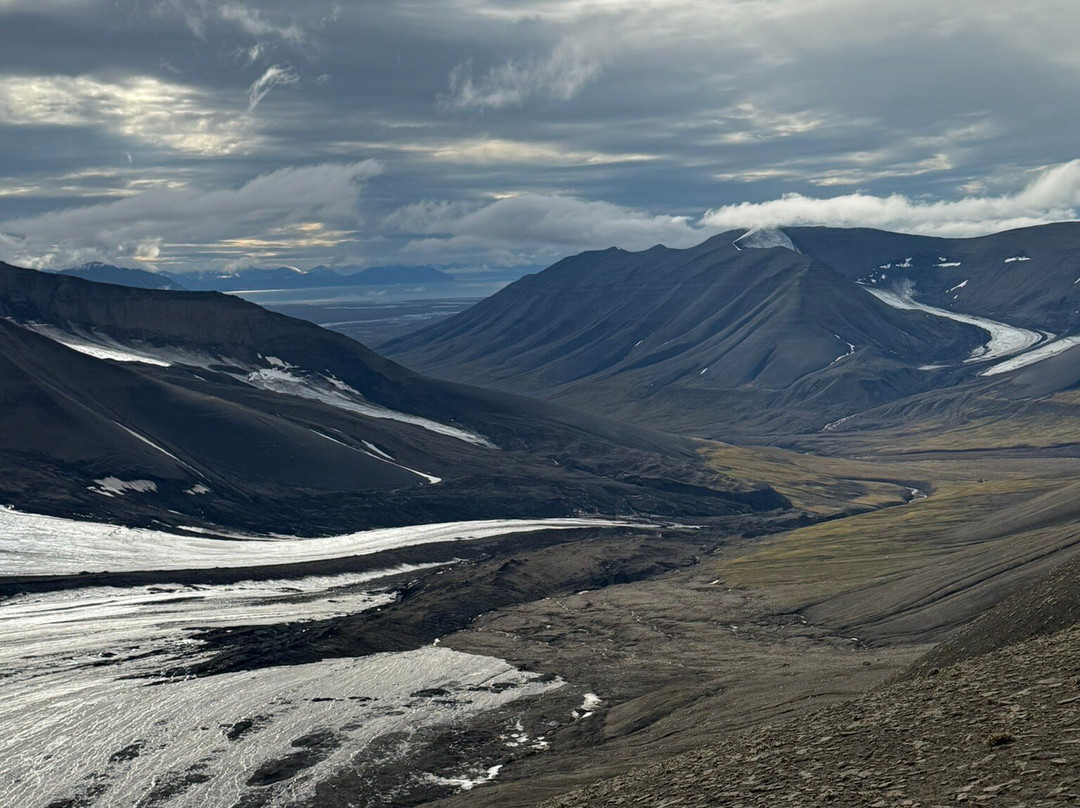 Husky Travellers-朗伊尔城必去景点