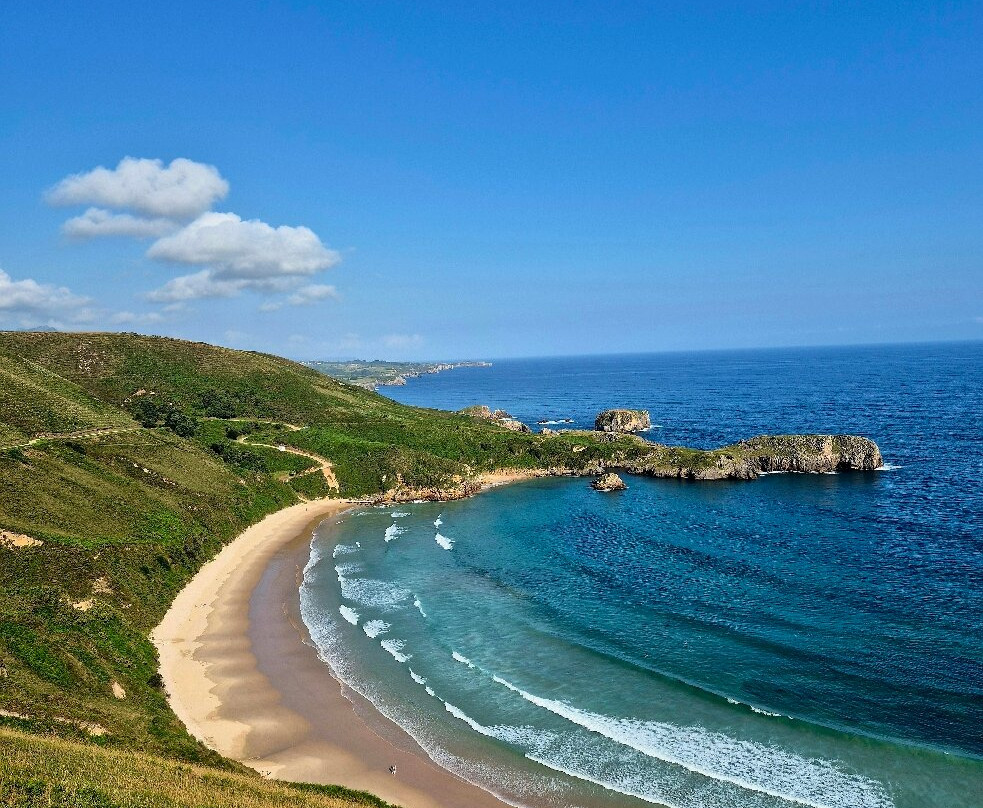 Playa de Torimbia-Nueva de Llanes必去景点