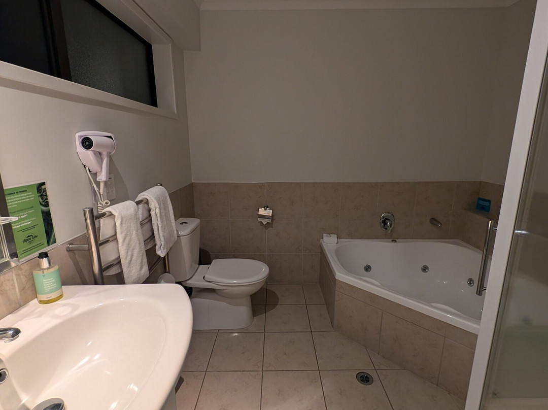 高山湖汽车旅馆主图