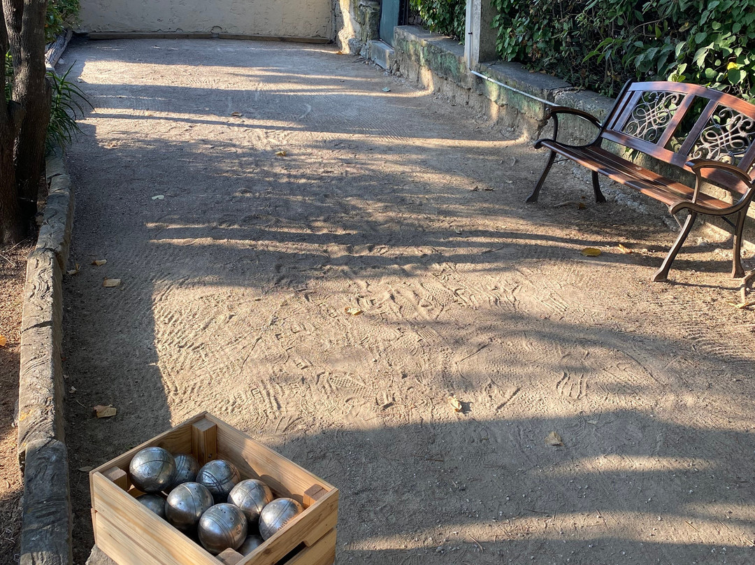 玛多利巴酒店主图