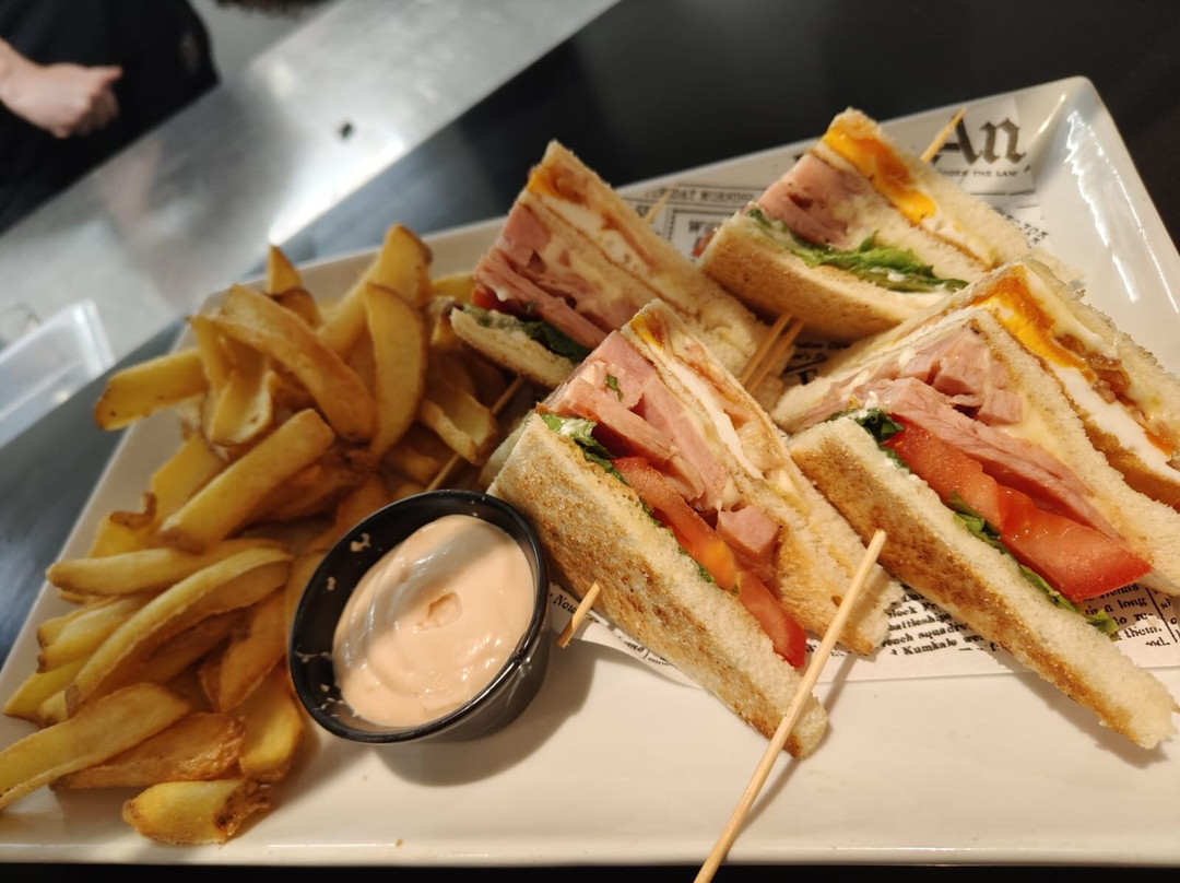 Hops! Beer, Burger & Grill