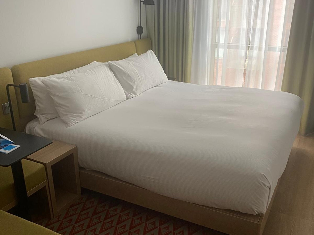 Hampton By Hilton Rochdale主图