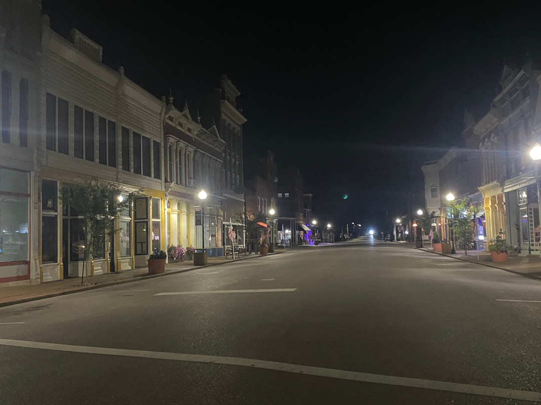 Haunted New Harmony Ghost Walks-New Harmony必去景点