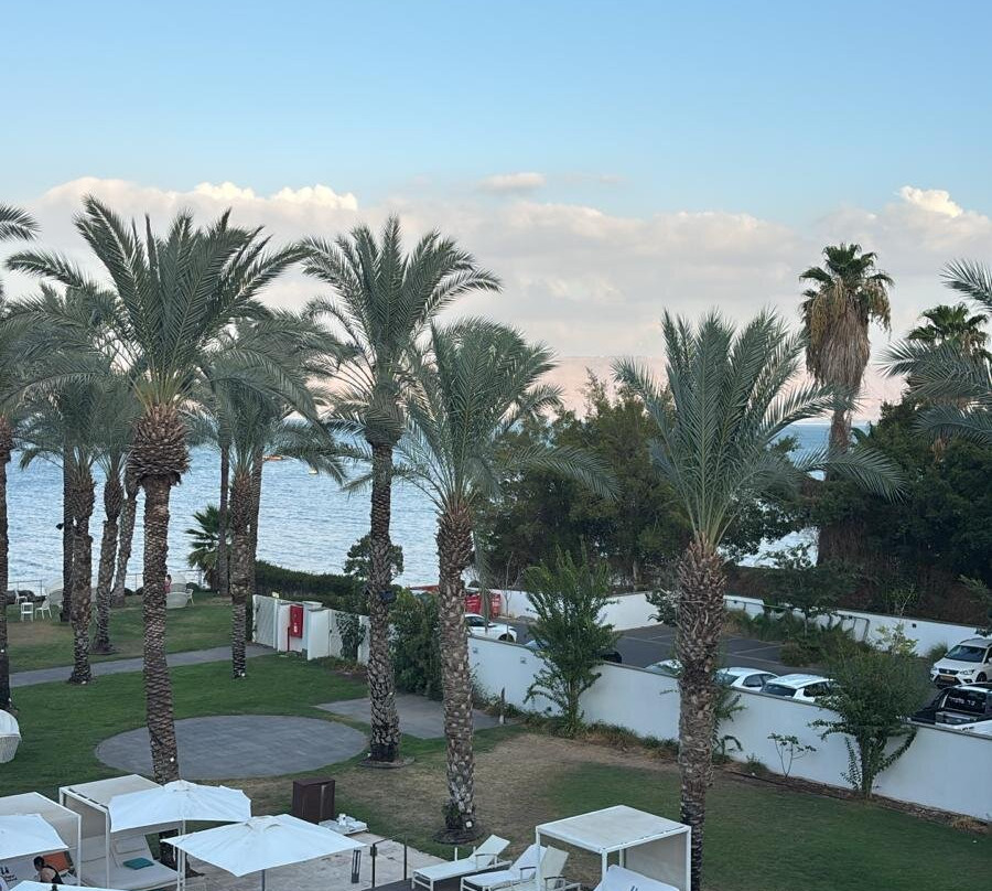 U Boutique Kinneret主图