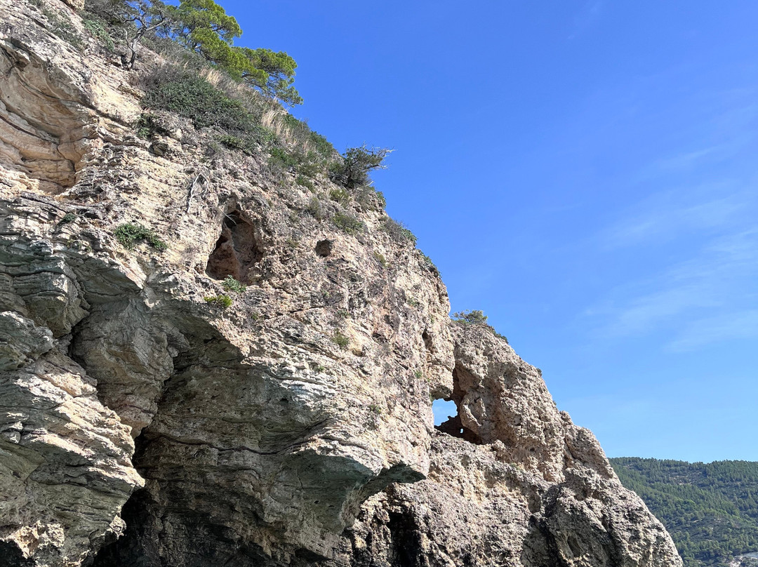 Costante Nicola Agenzia Tour Delle Grotte-佩斯基奇必去景点