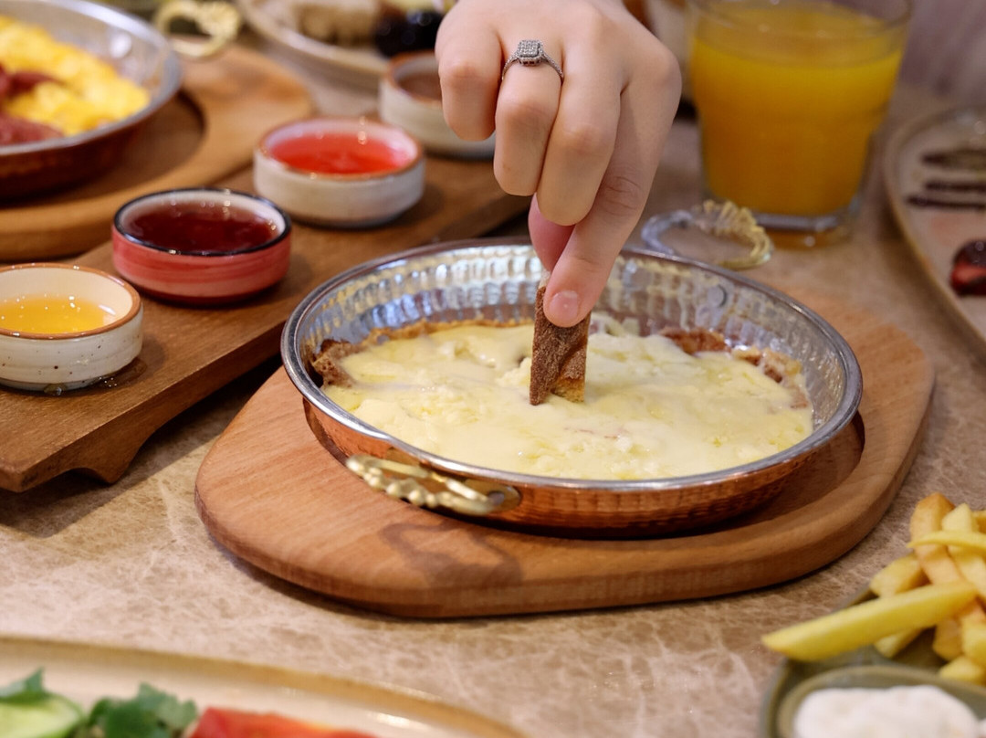 Çınaraltı Künefe & Kahvaltı