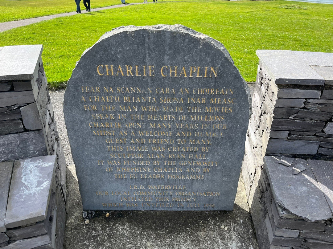 Charlie Chaplin Statue-Waterville必去景点