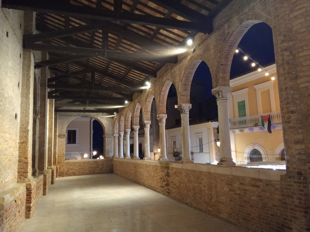 Loggiato o Porticato-Citta Sant'Angelo必去景点