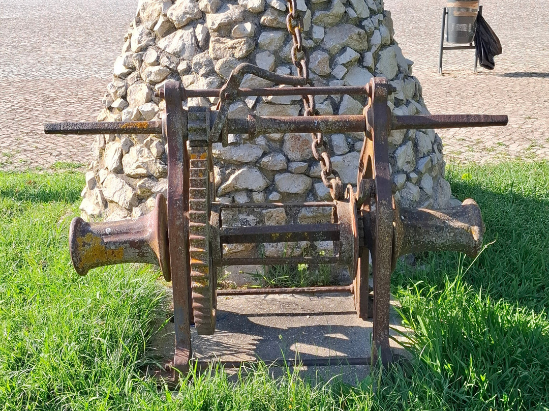 Monumento De Homenagem Aos Homens Do Mar-Salvaterra de Magos必去景点