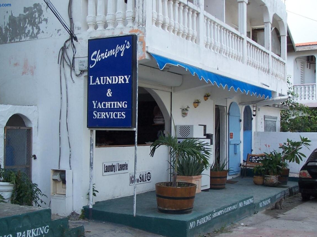 Shrimpy's Waterfront Hostel And Crew Quarters