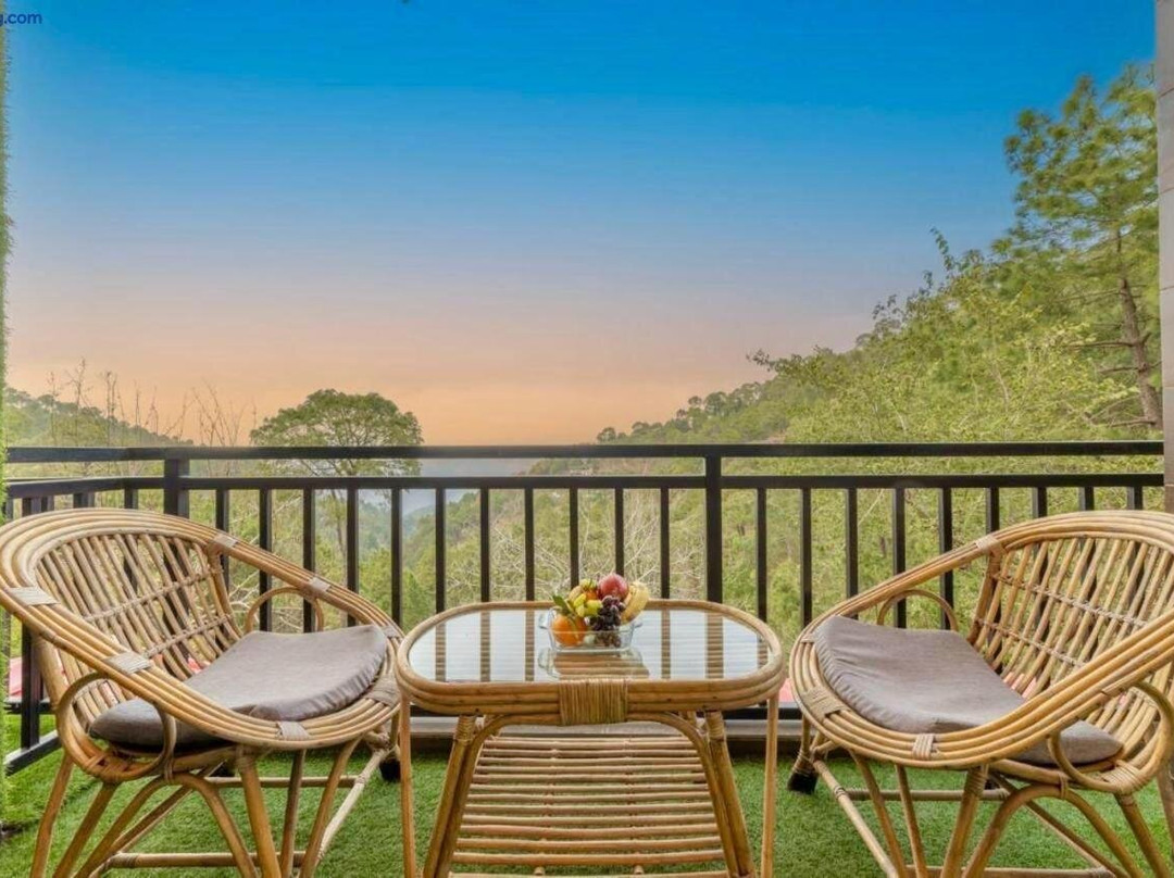 Snowfall View Home Kasauli Operated By Splendid Hotels