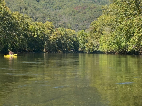 Downriver Canoe Company-Bentonville必去景点