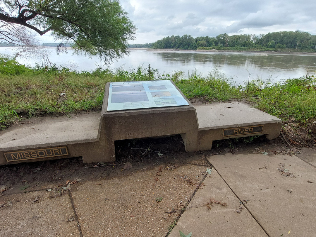 Edward Ted and Pat Jones- Confluence State Park-West Alton必去景点