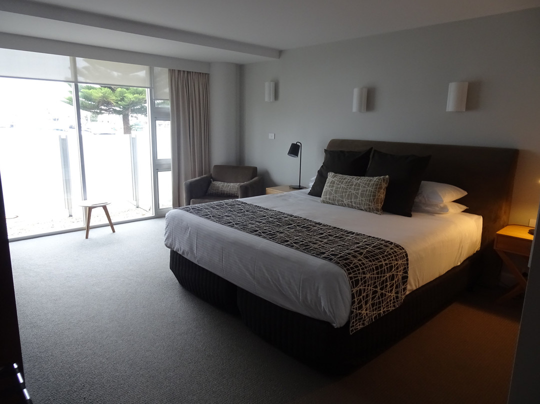 贝尔维尤市的湖泊主图