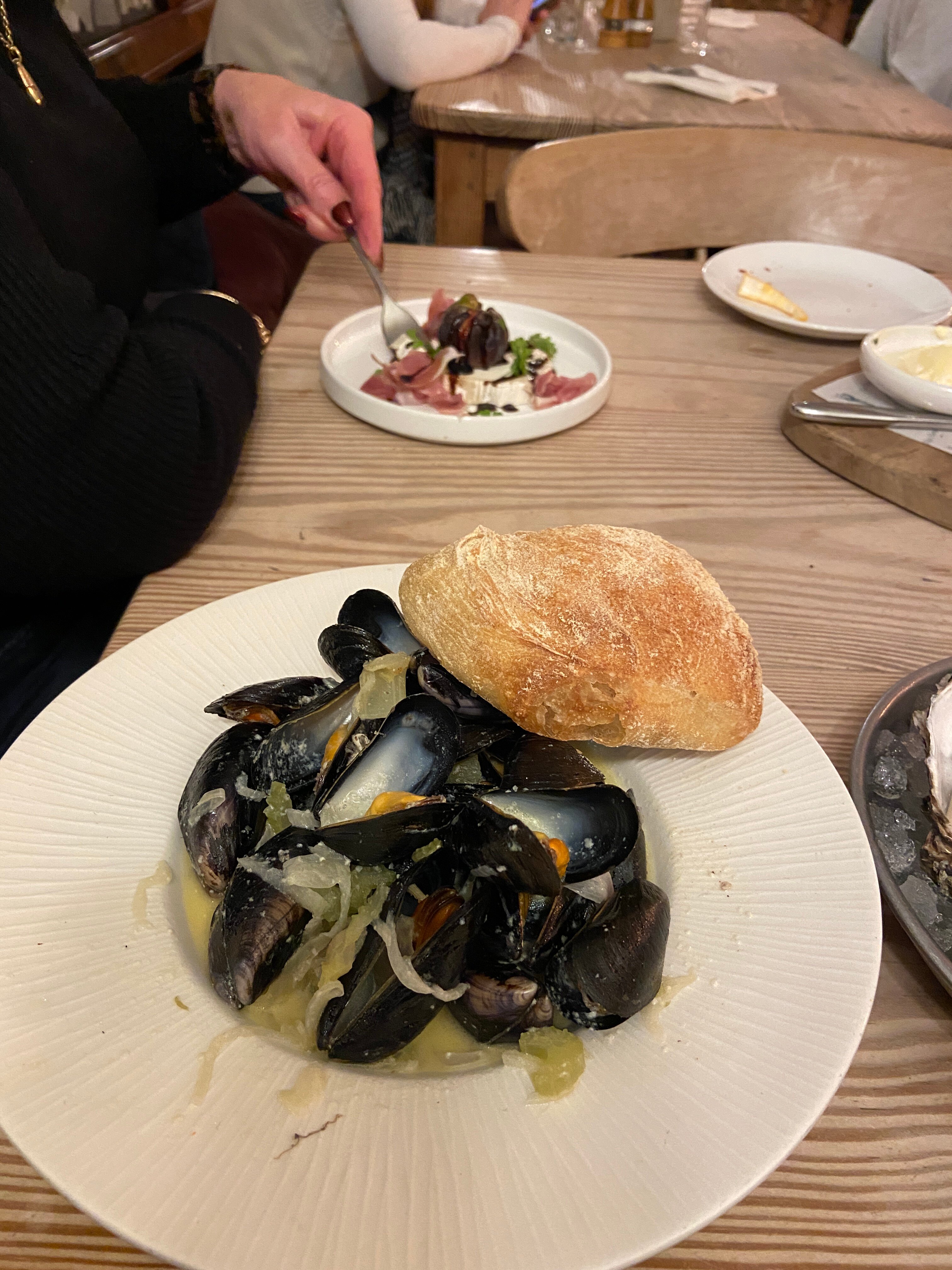 The White Horse-官方