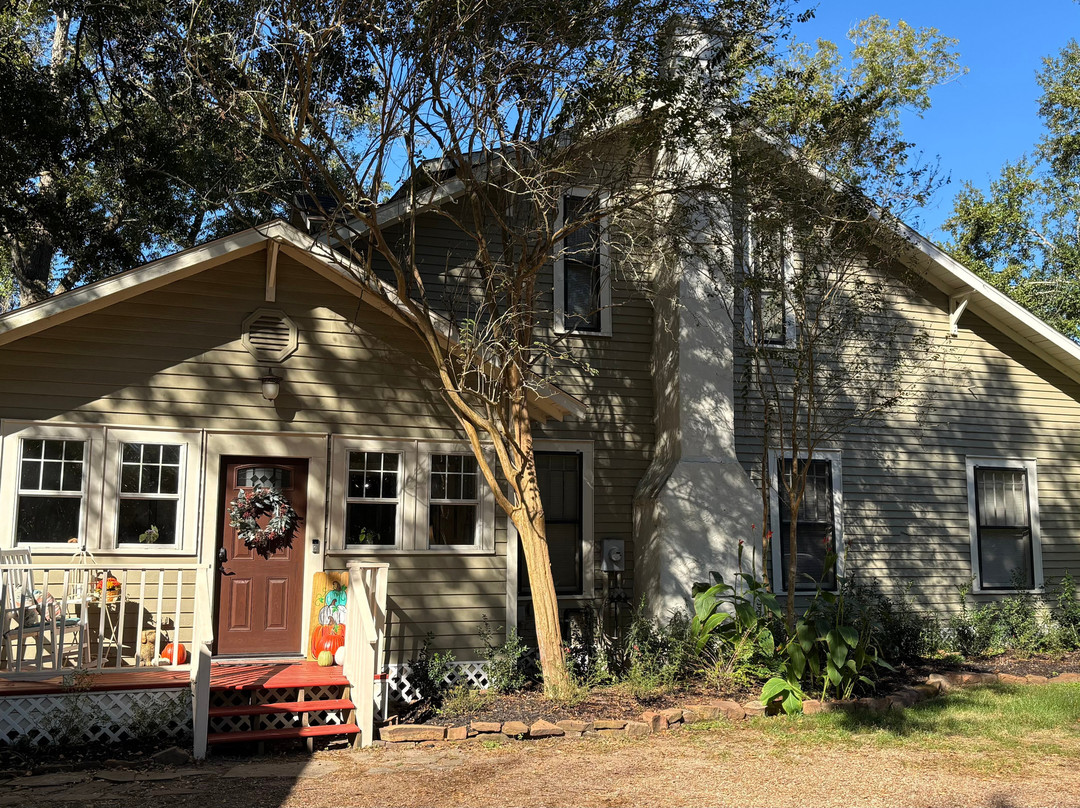 The Caroline House主图