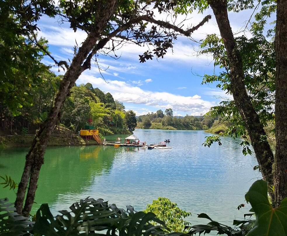 Laguna de Guatape-麦德林必去景点