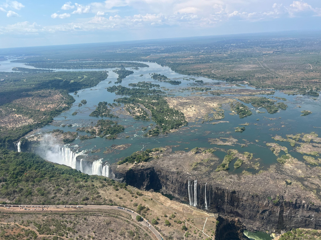 Bonisair Helicopters-维多利亚瀑布必去景点