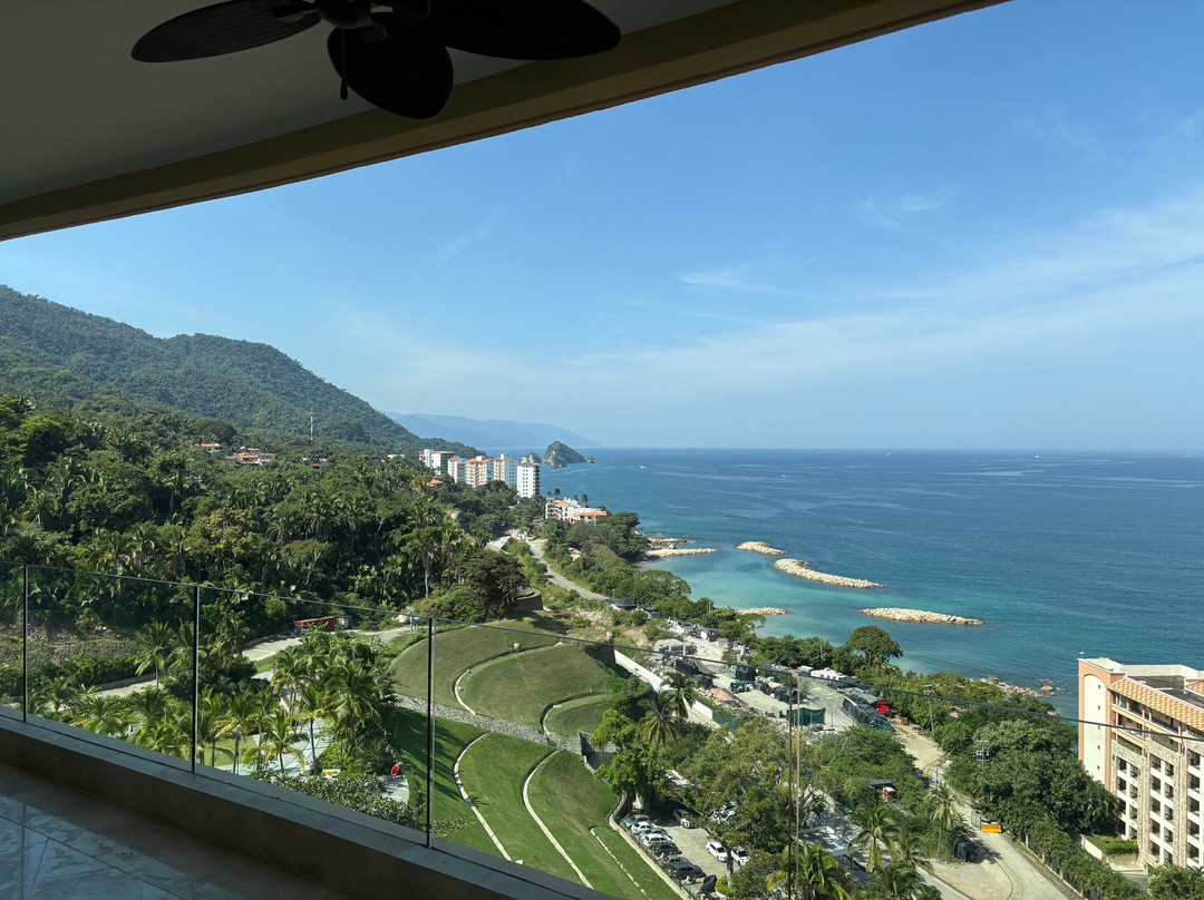 加尔萨布兰卡自然保护区温泉度假酒店主图