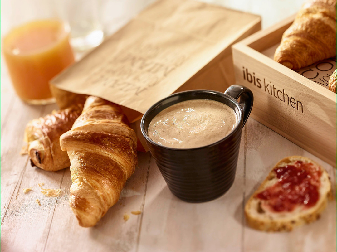 宜必思罗瑟勒姆酒店主图