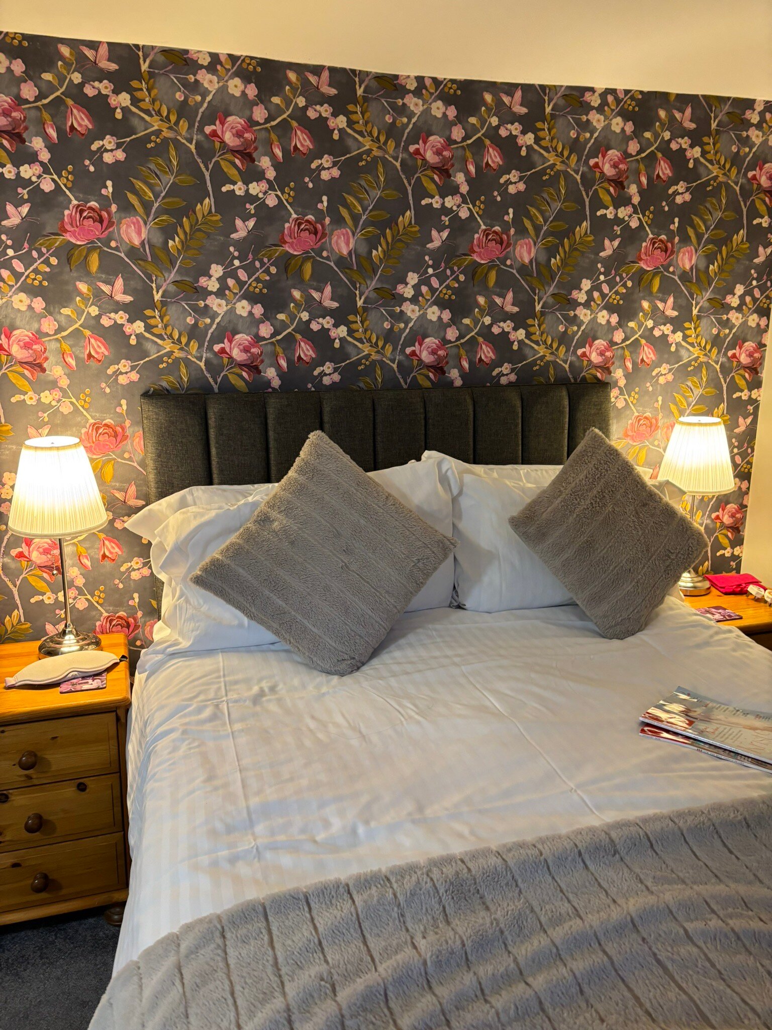 The Golden Lion-官方