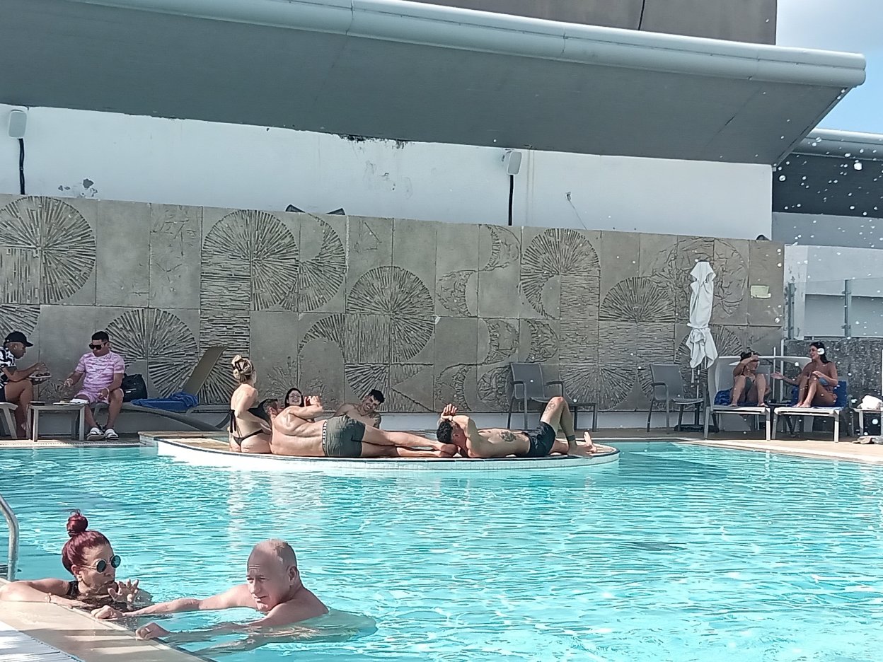 因佩罗斯塔帕克中央酒店-泳池